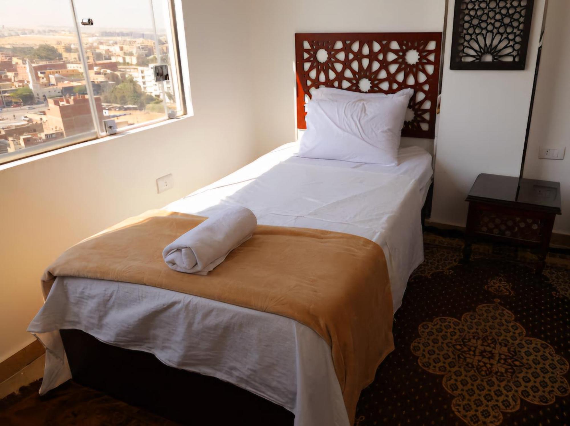 Oscar Pyramids View Hotel Nazlet el-Sisi Bilik gambar